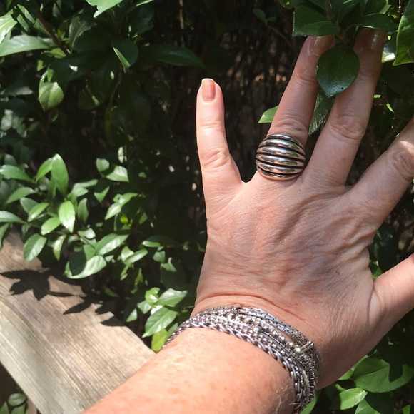 Chunky silver ring spiral design - Picture 2 of 4